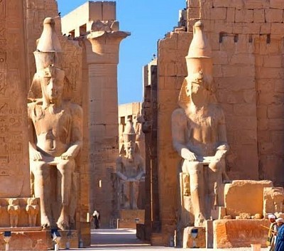 Luxor samolotem (235$).