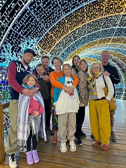 City tour VIP ( 15 $)                  Program wycieczki   *zwiedzania meczet. *zwiedzanie Old market . * zakupy.   *zwiedzanie farsha Cafe.  *zwiedzania Soho i oglądania funtanna.   (19:30- 23:00)