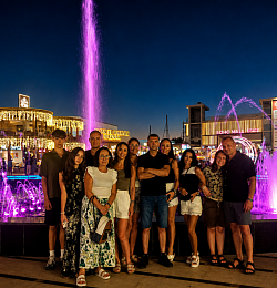 City tour VIP ( 20 $)                  Program wycieczki   *zwiedzania meczet. *zwiedzanie Old market . * zakupy.   *zwiedzanie farsha Cafe.  *zwiedzania Soho i oglądania funtanna.   (19:30- 23:00)